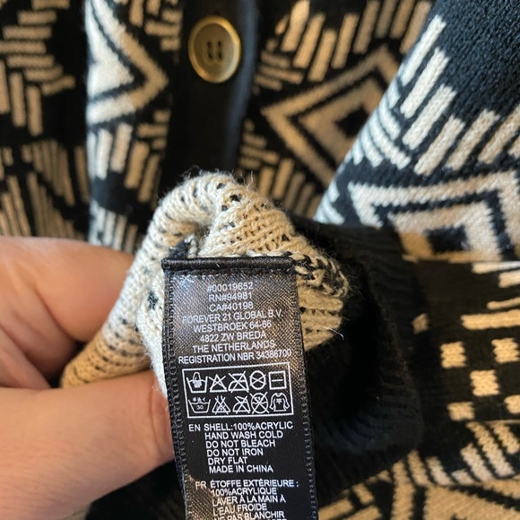 Forever 21 Print Cardigan - Picture 3 of 3